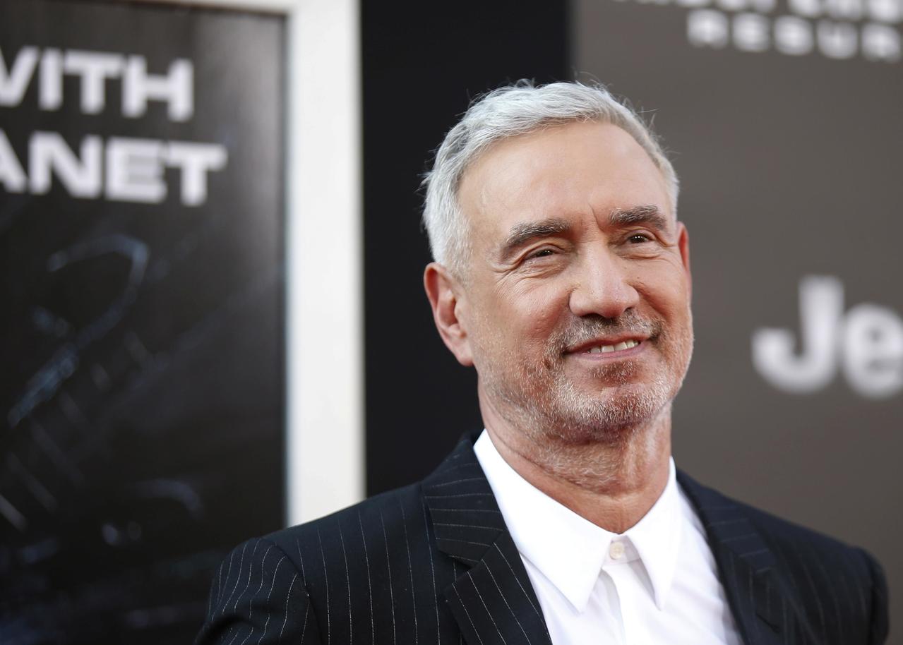 「ID4」导演罗兰艾玛瑞克认为漫威英雄片很「助眠」，一看就眼皮沉重、很好睡。 图／...