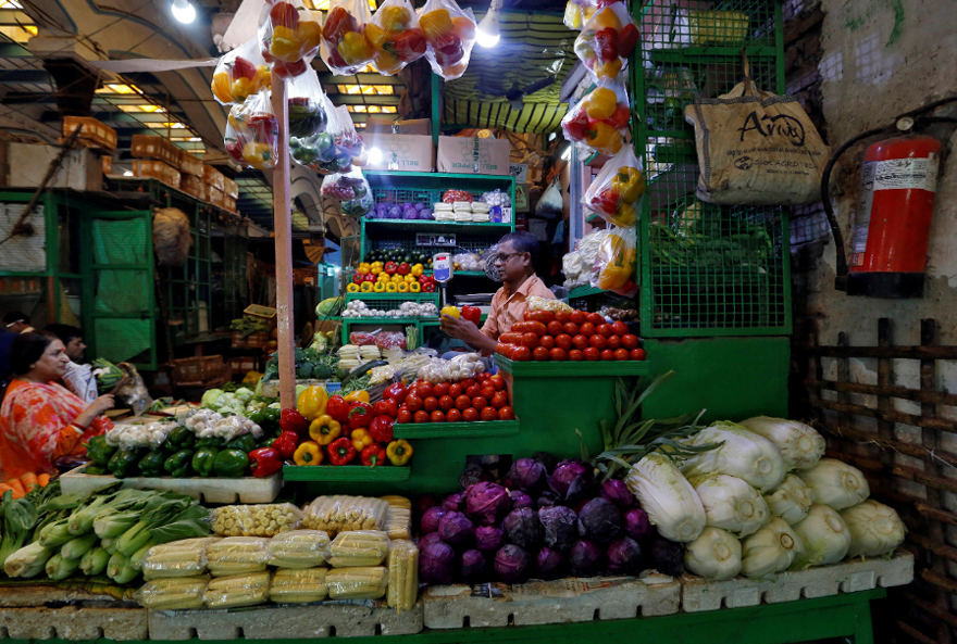 印度统计局公布,印度去年12月的通货膨胀率达到惊人的7.35%