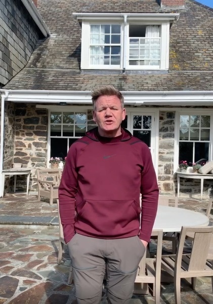 「地狱厨神」高登拉姆齐也到英国乡间别墅防疫,当地民众讨厌他到成立专门骂他的群组。